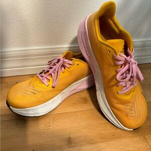 Altra FWDExperience shoes - women’s 8